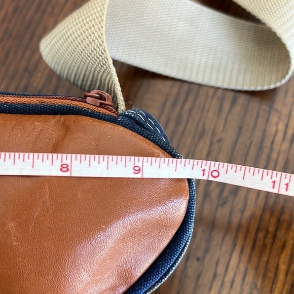 TANNERS CREEK CANVAS HIP BAG FANNY PACK CANVAS AND LEATHER EXCELLENT - Picture 3 of 11